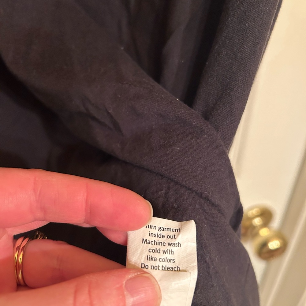 LIKE NEW AYR Black V-Neck Tee - Picture 4 of 5
